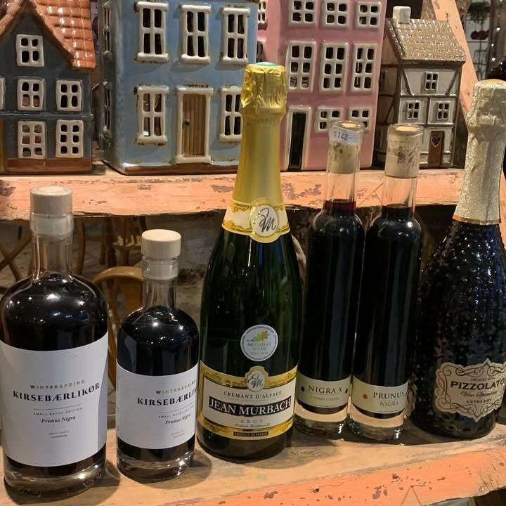 Nytårsinspiration fra Fru Hansens Butik & Café: Lav en velkomstdrink med overskydende kirsebærvin