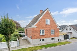 Murermestervilla på central beliggenhed i Brønderslev