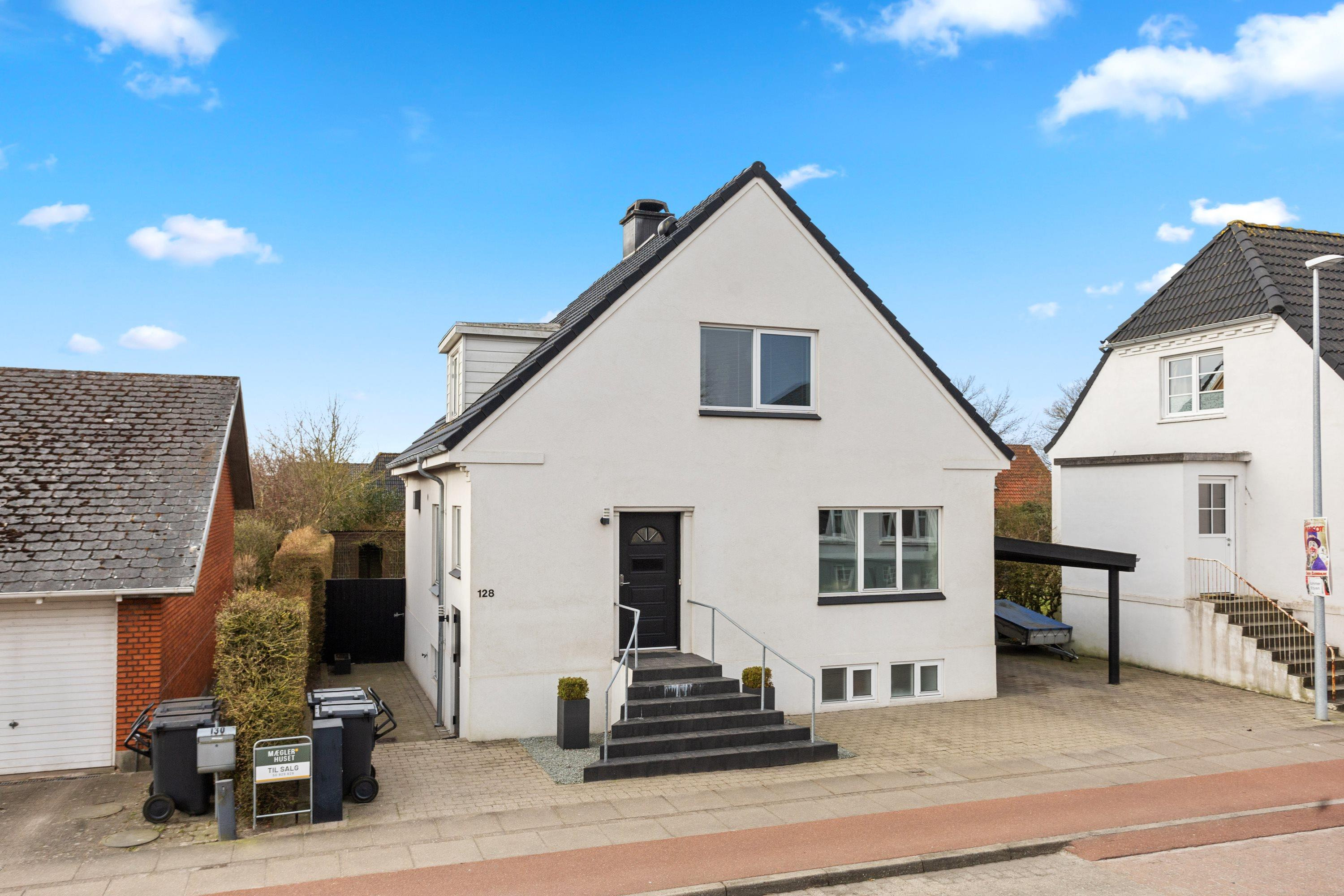 Flot istandsat villa med sydvendt have centralt i Brønderslev