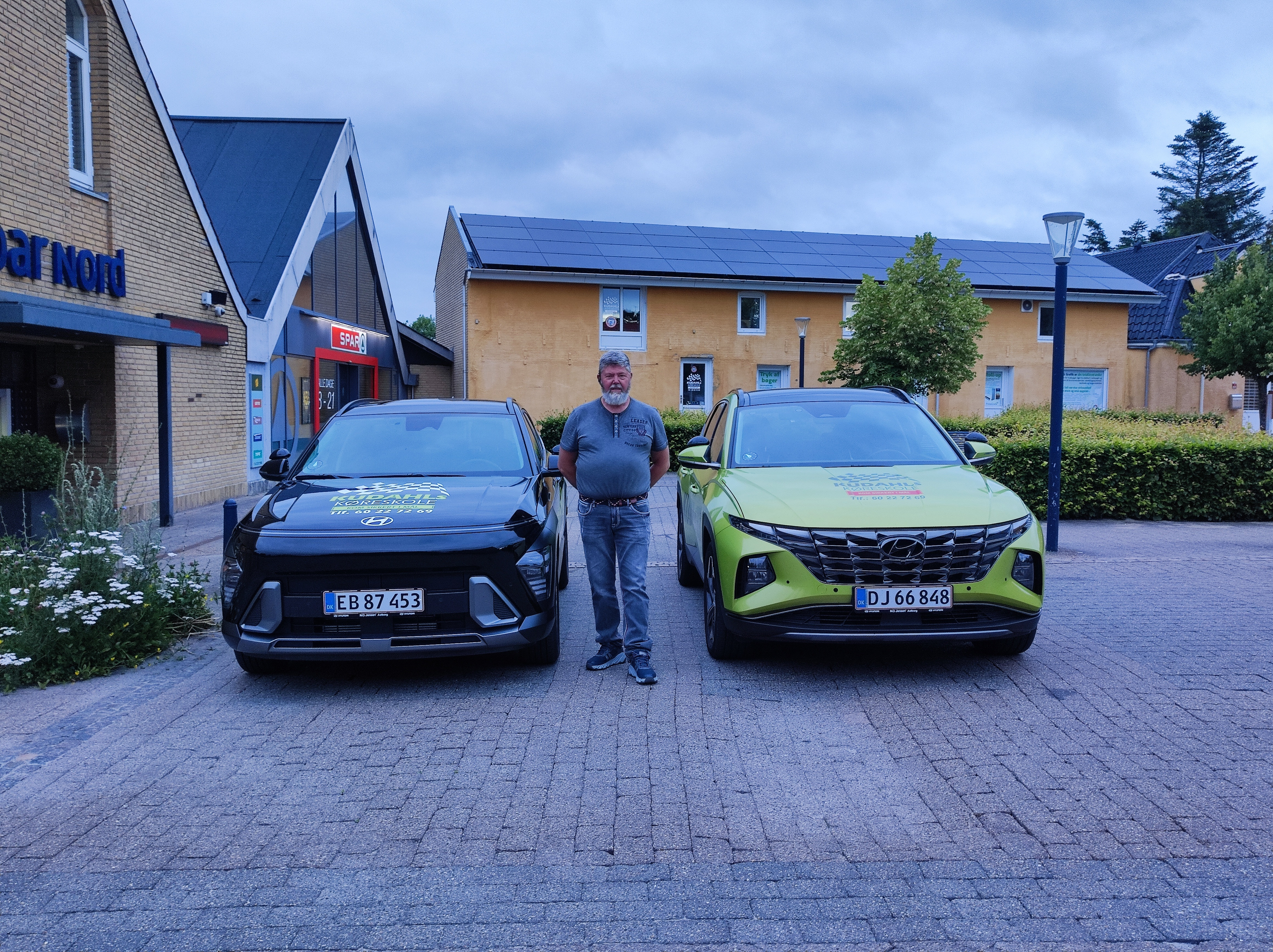 Kudahls Køreskole: En passion for sikker kørsel og personlig undervisning