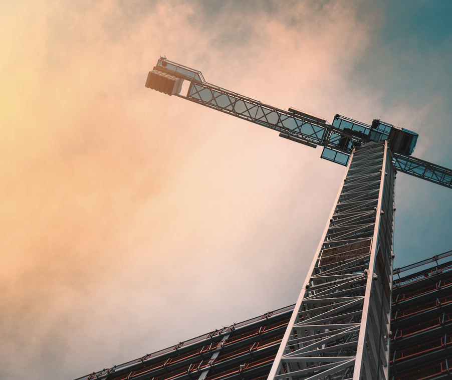 Skulpturer flyttes under tagrenovering