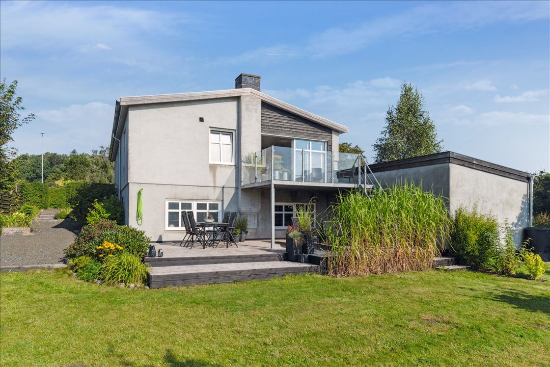 Til salg hos EDC DANEBO: Med naturen i baghaven