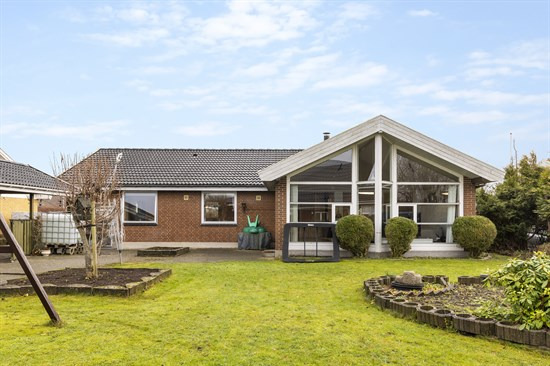 Jarlsvej 37 og 1 anden boliger er kommet til salg denne uge i Ølstykke - se boligerne her.