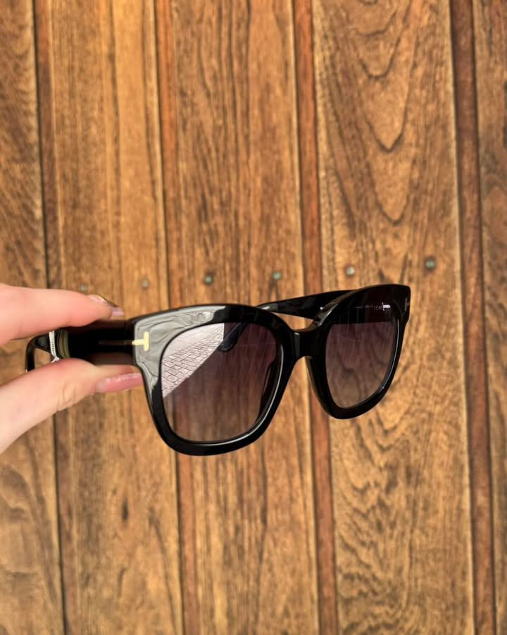 Frost Optik understreger vigtigheden af Tom Ford solbriller til sommerlooket