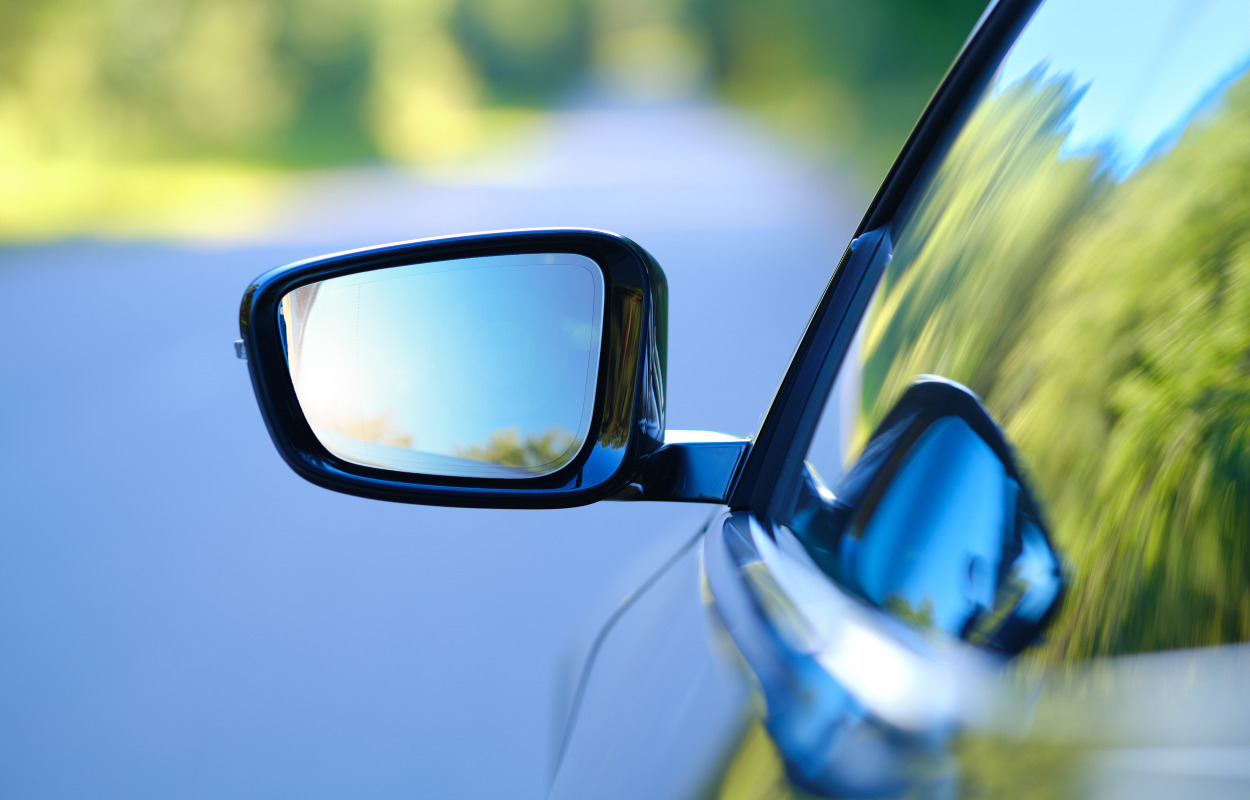 Anmeldelser om tyveri af sidespejle fra luksusbiler i Aarhus er aftaget en smule