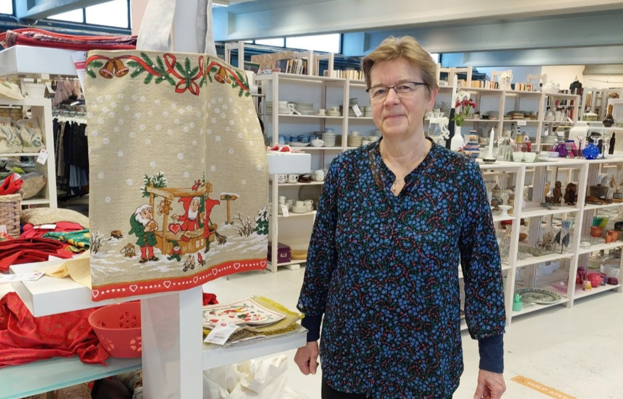 Bente syr klimavenlige poser af genbrugsduge