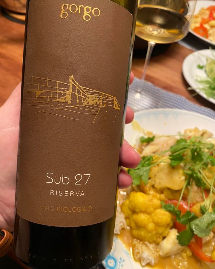 Lahvino Wine & Spirits præsenterer ny hvidvin fra Gorgo med topanmeldelser og perfekt til karryretter