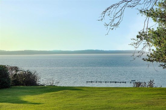 Fjordvej 23 og 3 andre boliger er kommet til salg denne uge i Frederiksværk - se boligerne her.