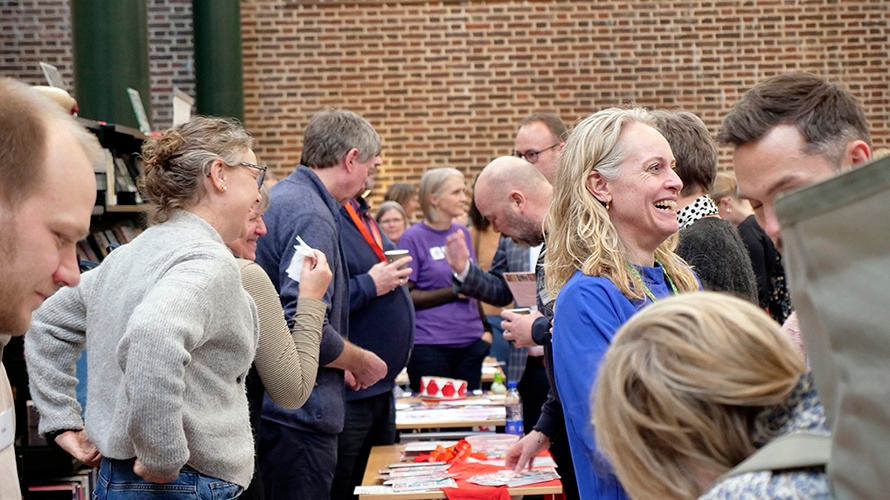 Holstebro Bibliotek samler over 100 deltagere til inspirationsdag om samarbejde mellem kommune og lokale organisationer