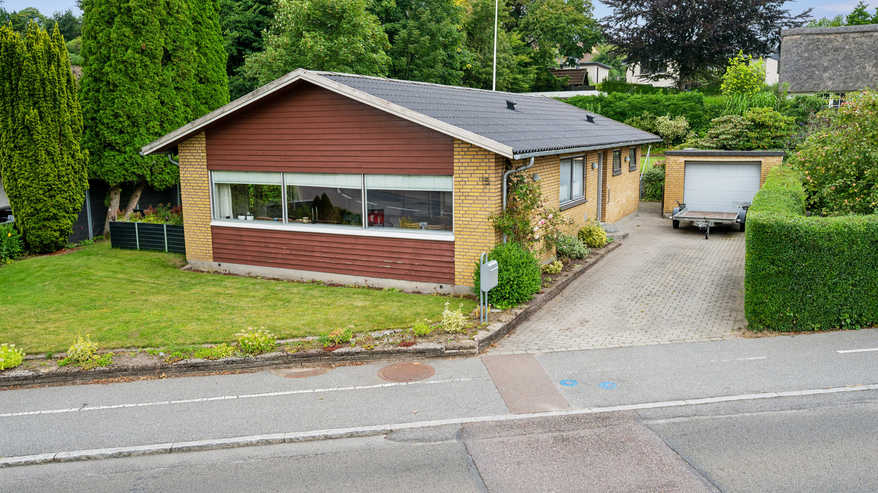 Åbent hus i Silkeborg byder på klassisk 60'er-villa med ugeneret have