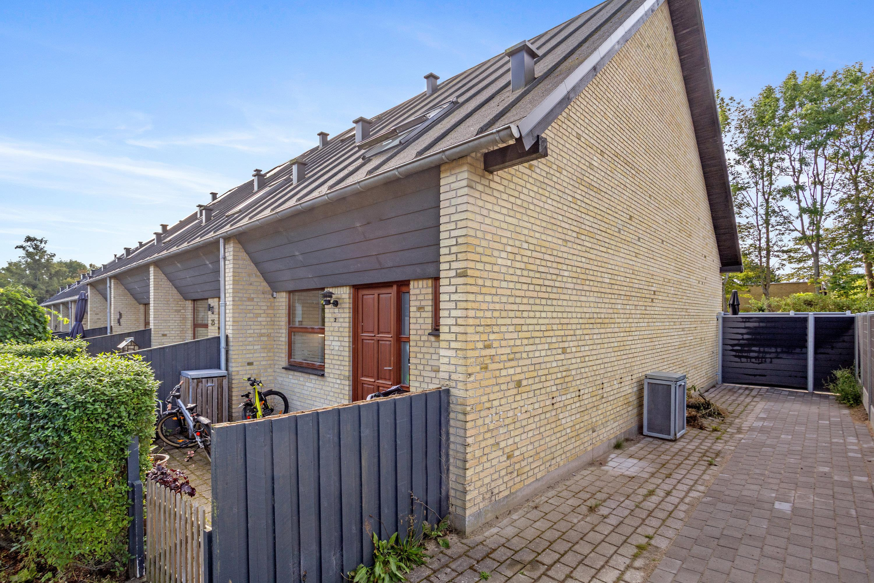 Til salg hos Mæglerhuset: Hyggeligt enderækkehus med skoven som nabo