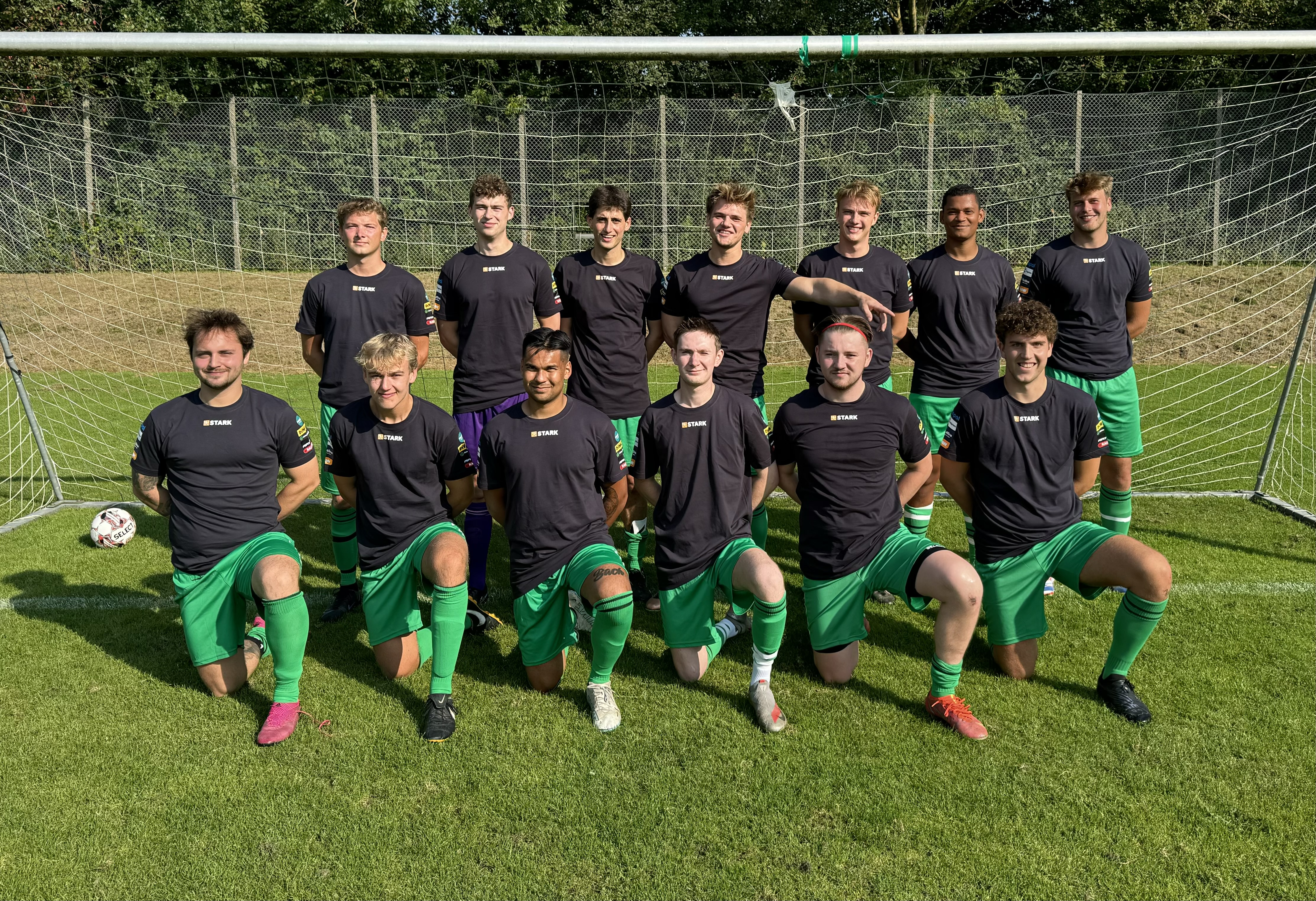 TST Fodbold triumferer over Fuglebakken i stensikker sejr