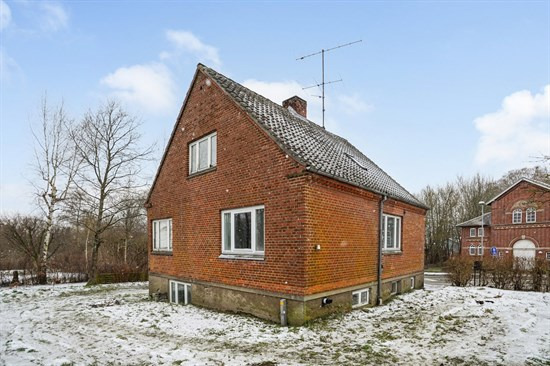 Vestbirkvej 49 er til salg for kun 650.000 kr.: Se de billigste boliger til salg i Østbirk her