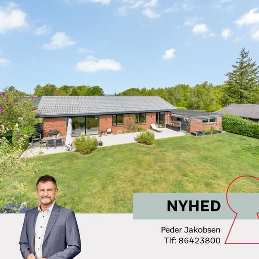 Moderne villa med stor have og garage til salg i Assentoft