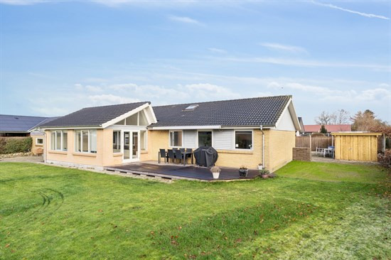 Bregnevej 6 og 1 anden boliger er kommet til salg denne uge i Karup - se boligerne her.