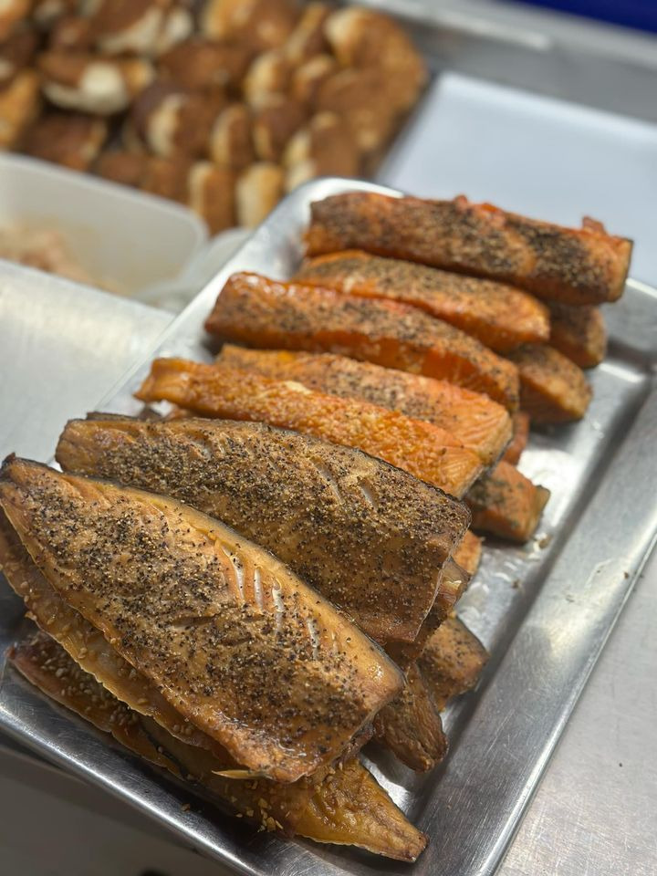 Havnens fisk og grill bekæmper madspild med formidabelt tilbud på alt i disken i dag