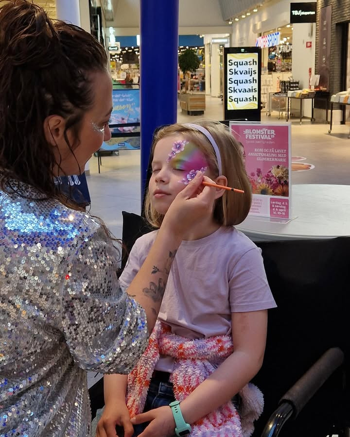 Magisk ansigtsmaling i Randers Storcenter med GlimmerMarie