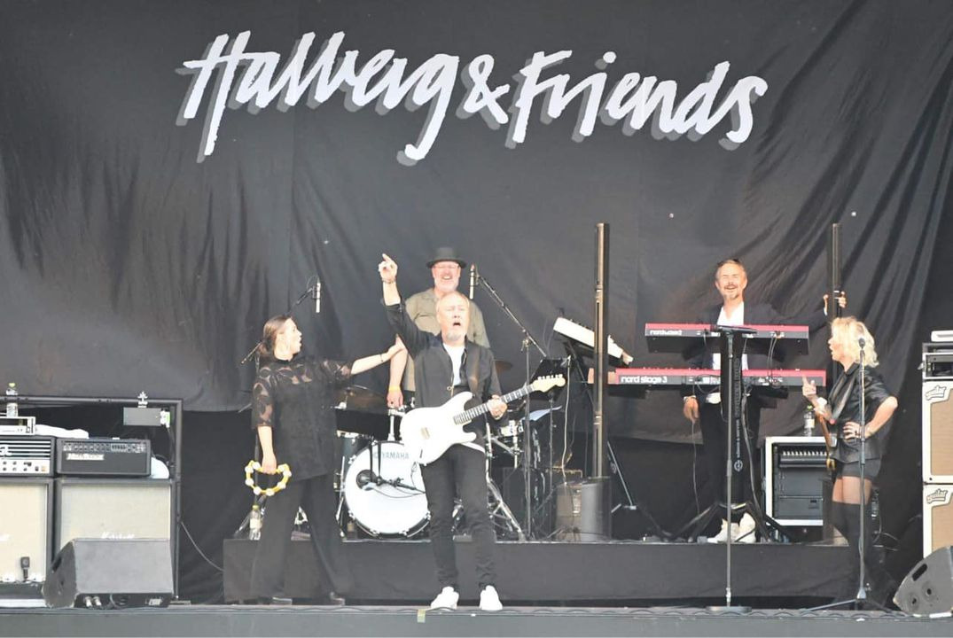 Se dagens updates fra Ikast her