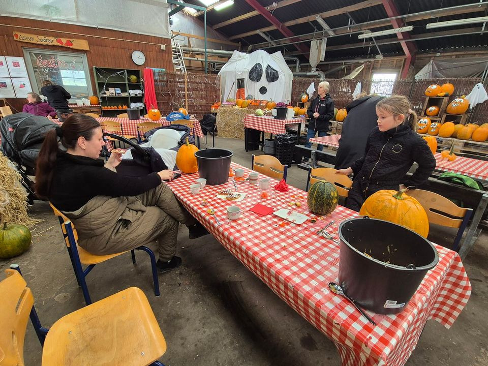 Sidste chance for vafler hos Jensen Jordbær: Snup et malet græskarhoved i dag