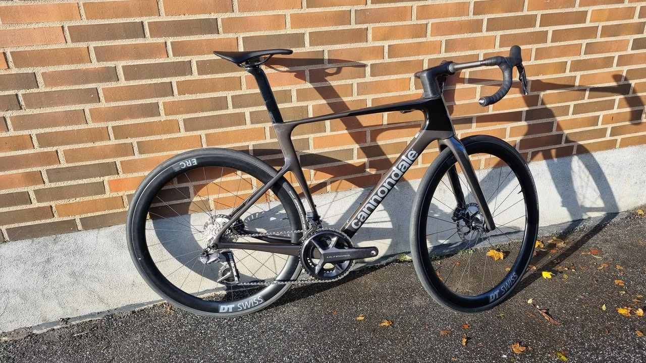 Per P. Cykler sælger Cannondale Supersix Evo 2 demo-model til 35.999 kr.
