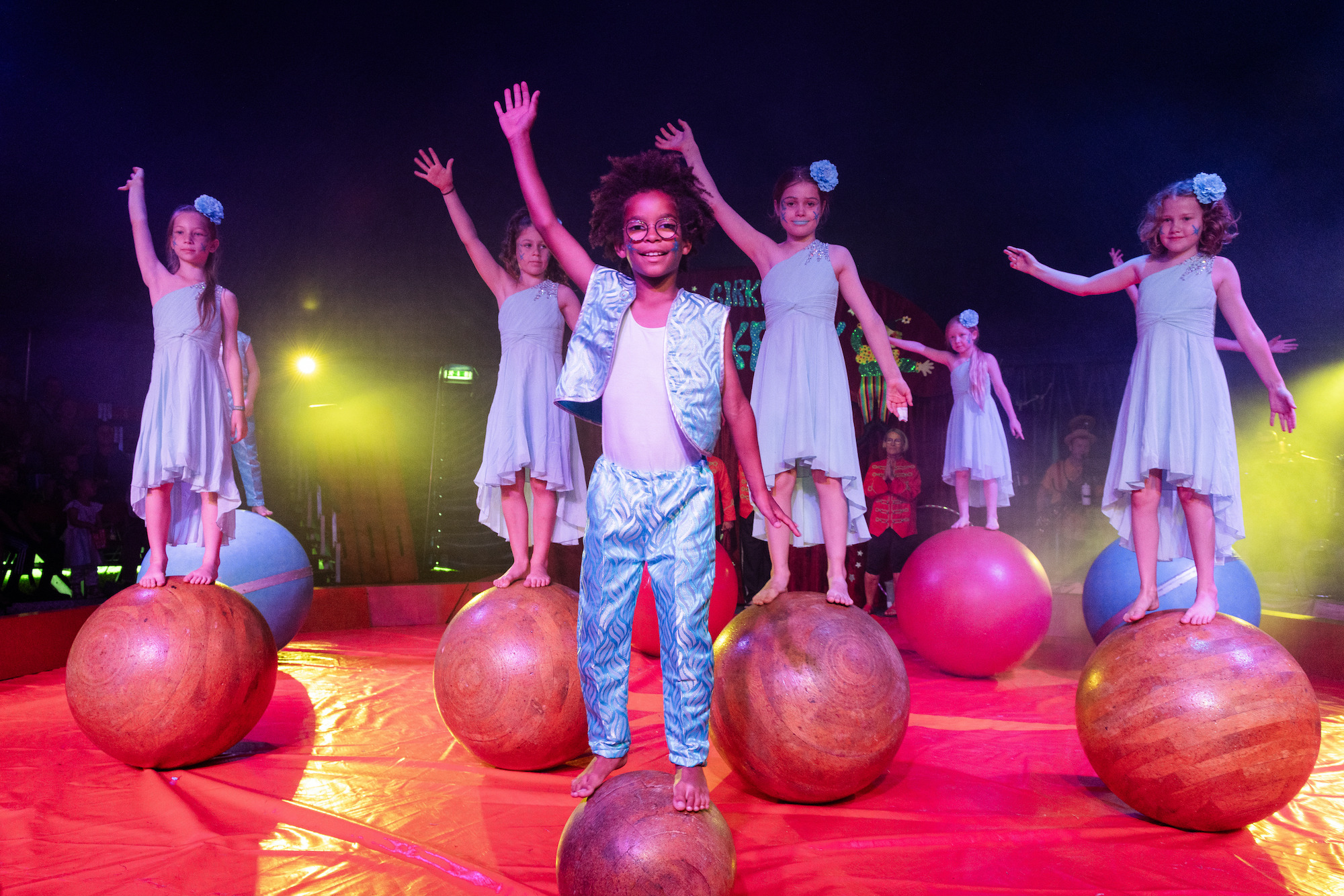 Magisk cirkusforestilling i Odense: Oplev Cirkus Flik-Flak i vinterferien
