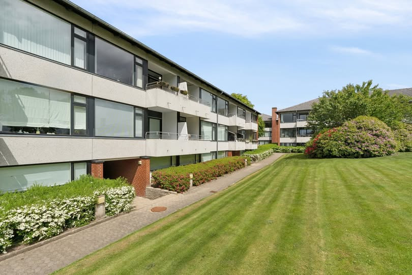 Nyhed fra John Frandsen Herning: 2V lejlighed i Tjørring med egen garage til salg