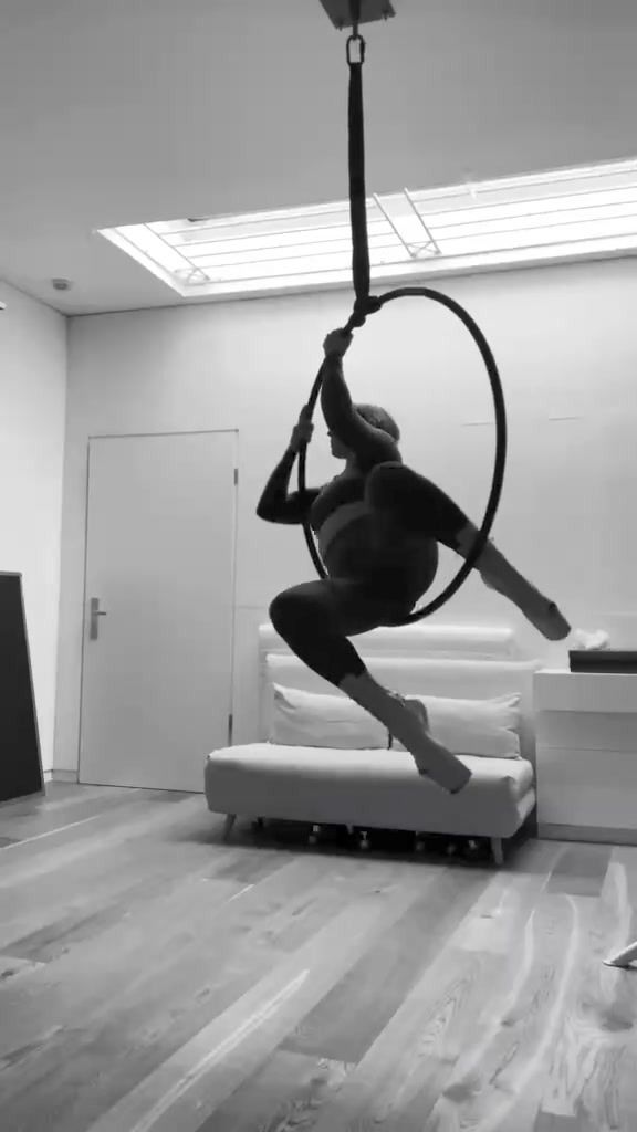 Pole Fitness Vejle byder velkommen til Alice Thorvaldsen med to hoop workshops