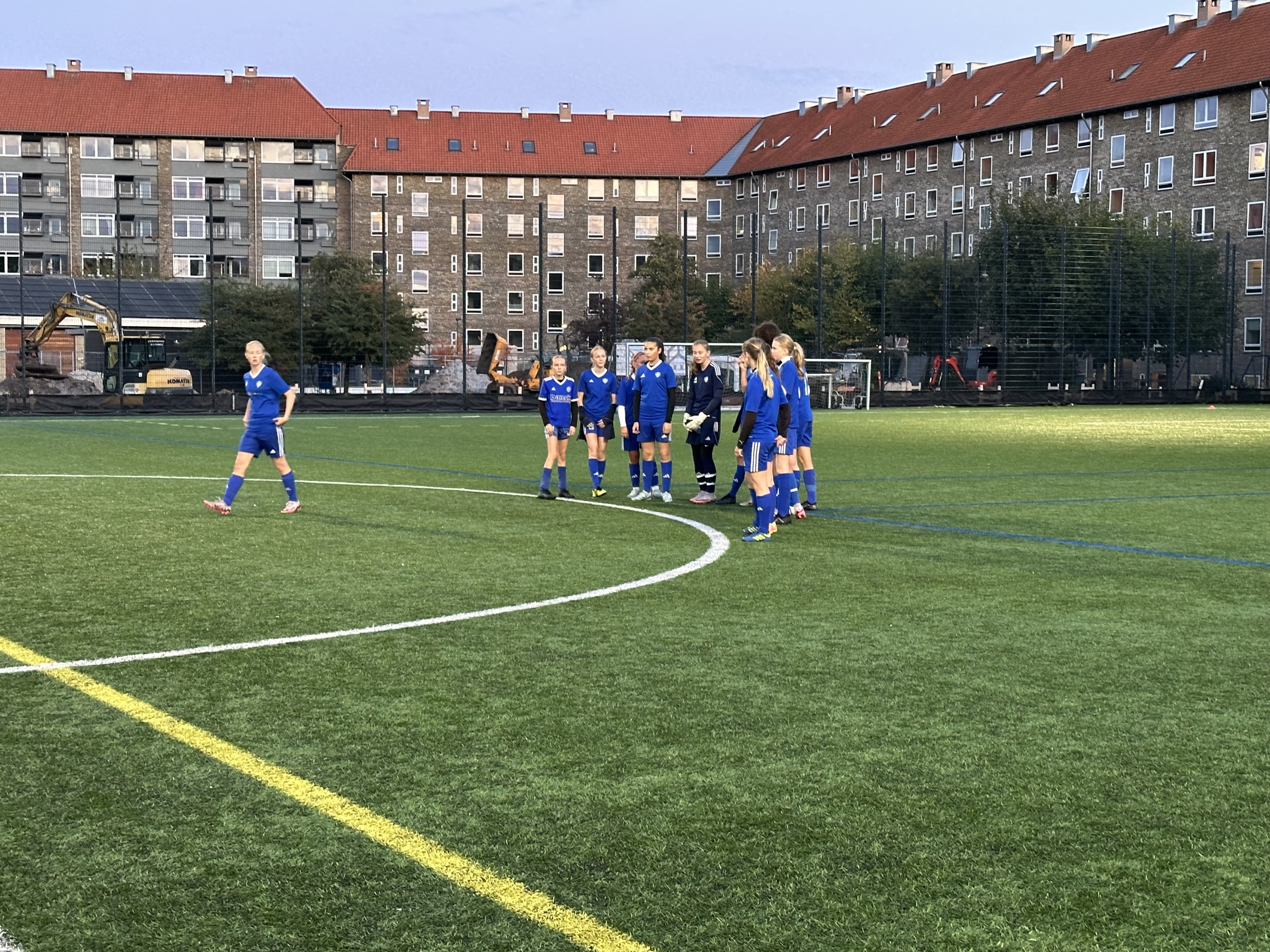 HIK 2 lader sejr glide Vestia 2 i hænderne i de sidste minutter