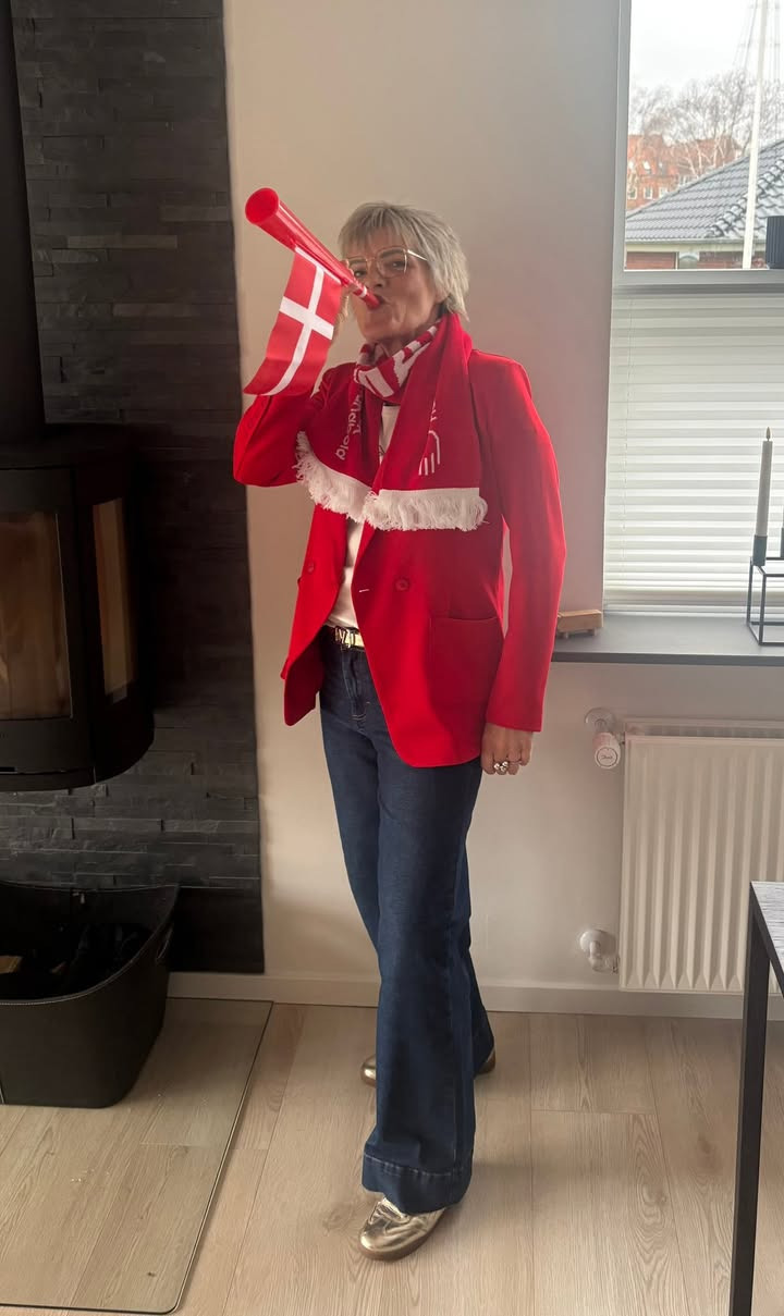 Rosengreen støtter Danmark med stilfuldt sæt til kampdagen