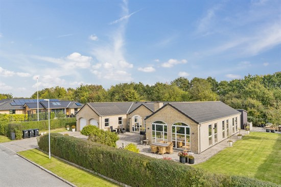 Rødtjørnvej 5 og 3 andre boliger er kommet til salg denne uge i Sabro - se boligerne her.