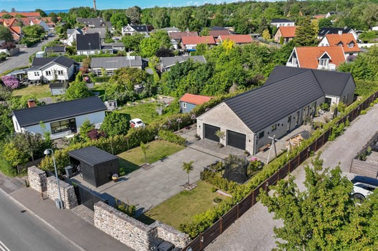 Holmegårdsvej 9 og 2 andre boliger er kommet til salg denne uge i Hornbæk - se boligerne her.
