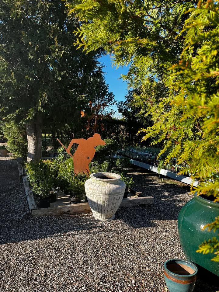 GUG ANLÆG OG PLANTESKOLE A/S inviterer til spirende oplevelser og haveglæder