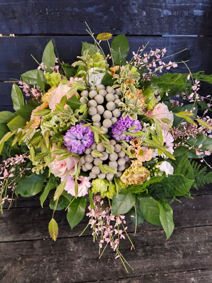 Flore Vida ønsker kunderne en god påske med sidste påfyldning til døgnkiosken