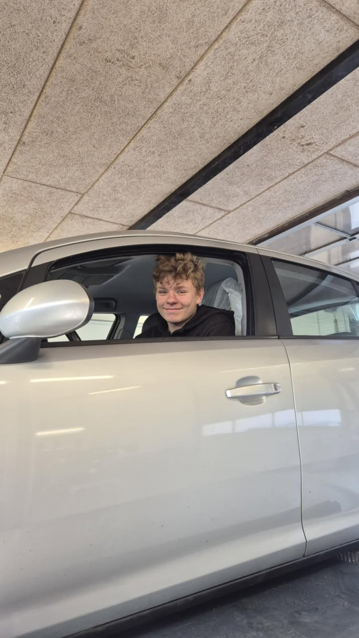 Tårs Autoteknik byder Benjamin velkommen som praktikant