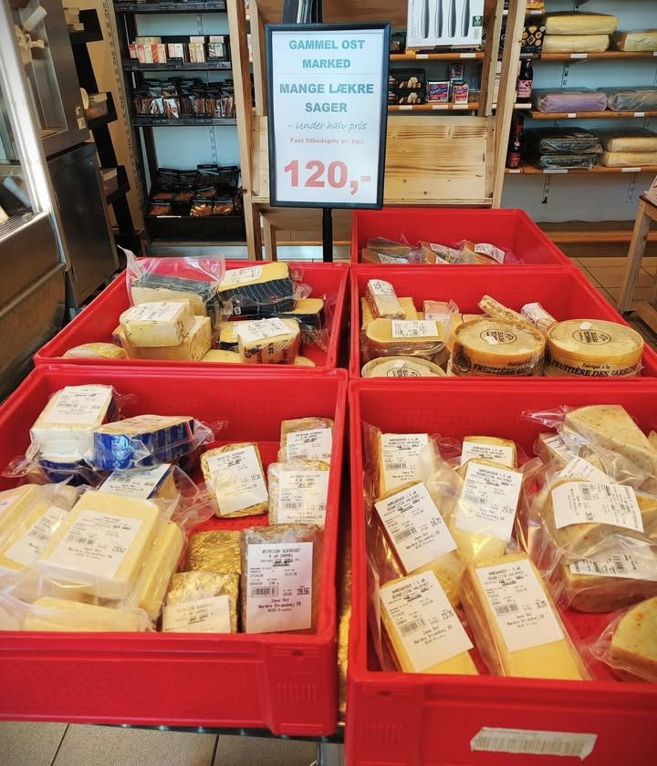 Jama-ost/Manfred Schedler annoncerer udsalg på historiske oste