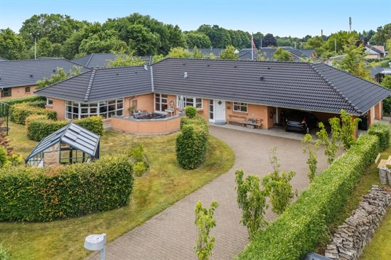 Top 6 over dyreste boliger til salg i Fårvang. Priser op til 3.195.000 kr