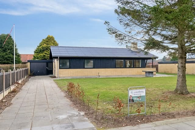 Nyhed: Attraktiv gulstensvilla til salg i Kjellerup