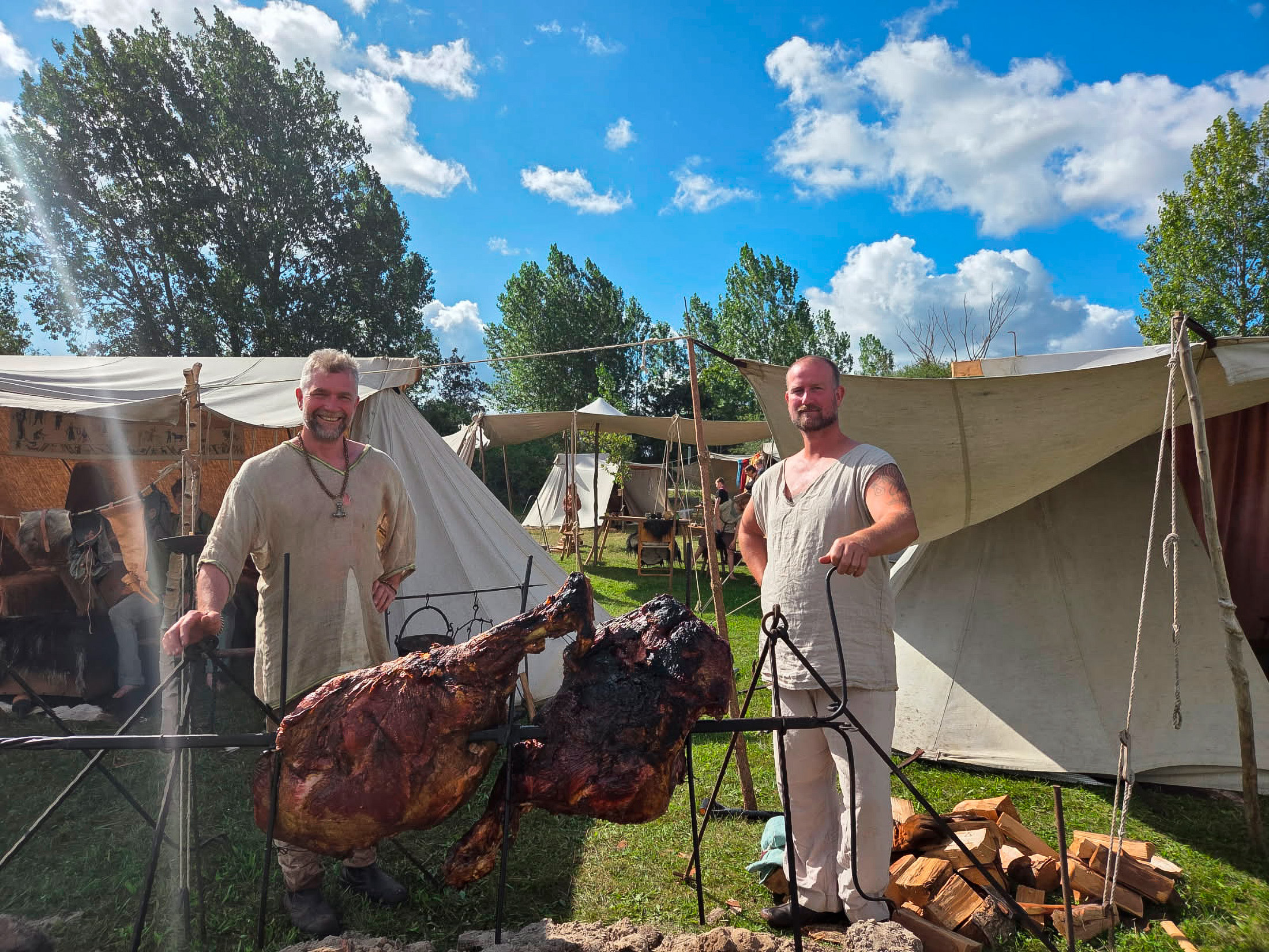 Oplev vikingetidens magi: Vølvens Verden i Hobro tilbyder en unik aften med lys og fortællinger