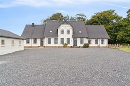 Krondalvej 17 og 1 anden boliger er kommet til salg denne uge i Nørre Snede - se boligerne her.