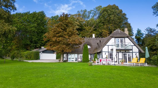 Top 6 over dyreste boliger til salg i Malling. Priser op til 9.995.000 kr