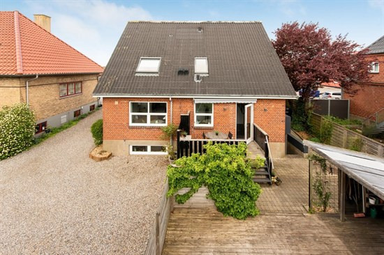 Luksusbolig netop kommet til salg i Tinglev: Se hvad du skal smide for Tinglevs dyreste adresser her