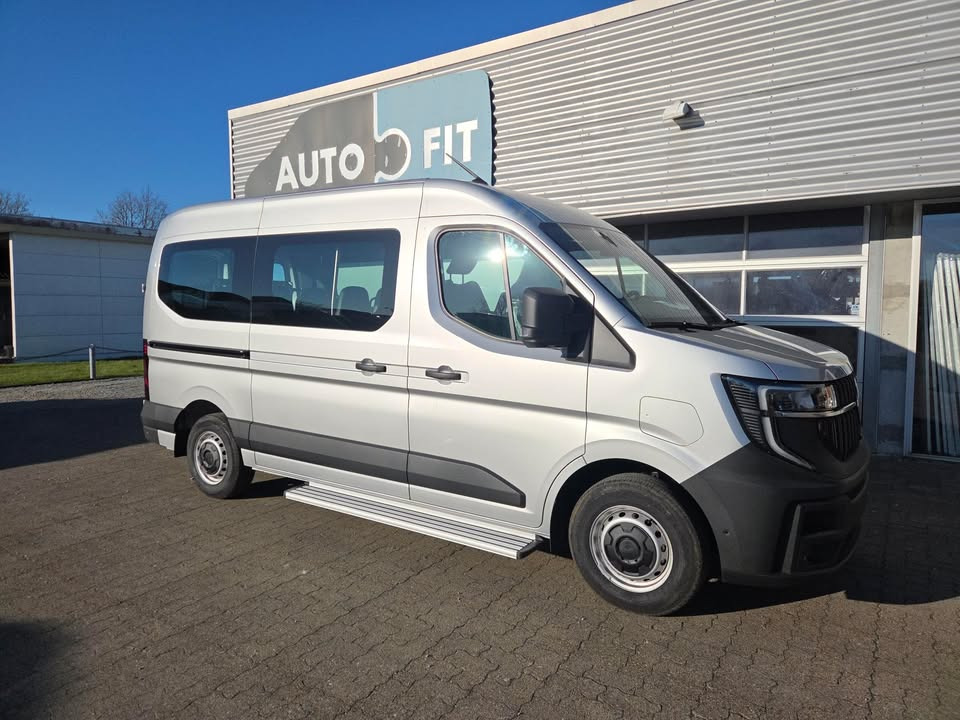 AutoFit A/S præsenterer ny el-minibus med fokus på komfort og fleksibilitet