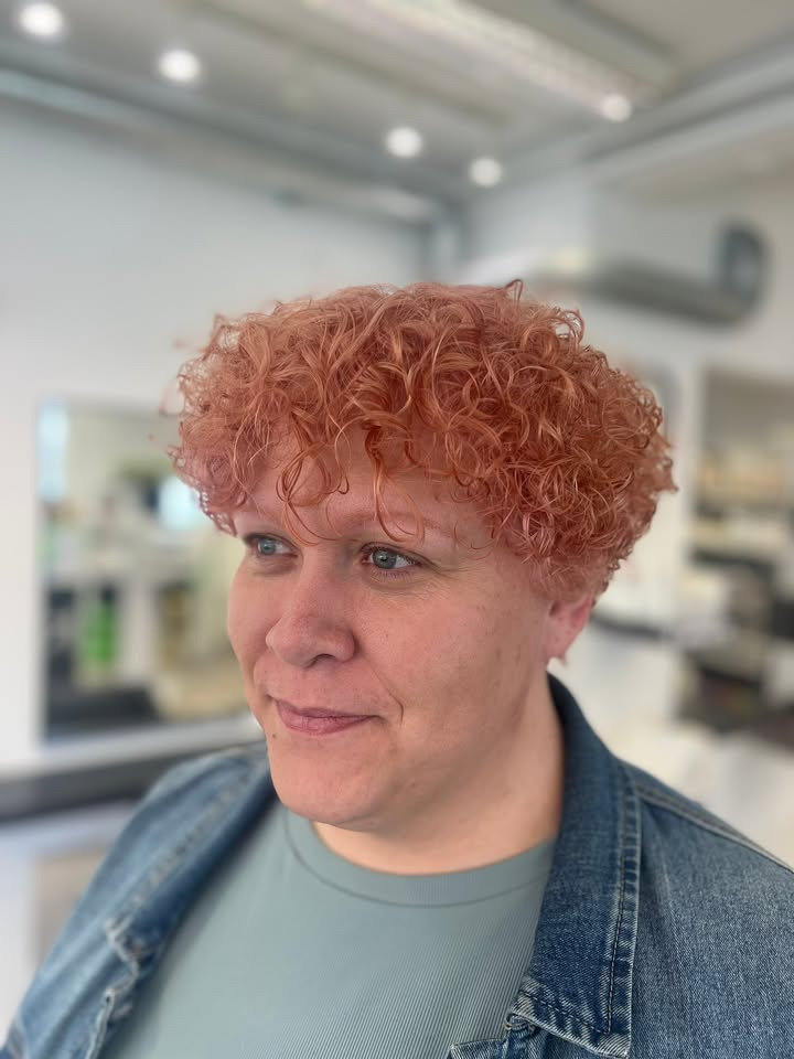 Karma Frisør & Skønhedsklinik præsenterer Malenes imponerende nye look