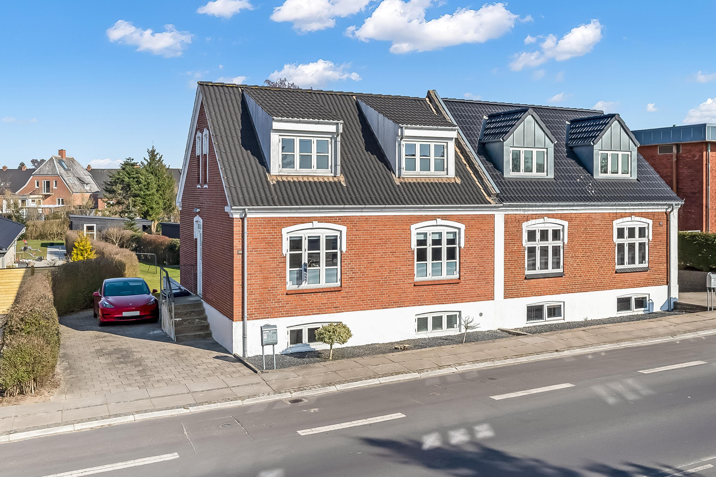 Til salg hos RealMæglerne Middelfart: Top istandsat dobbelthus i Middelfart