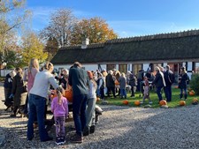 Halloween på Mothsgården: En dag fyldt med spøg og skæmt for børn