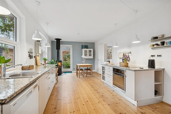 Løvenholmvej 22 og 1 anden boliger er kommet til salg denne uge i Auning - se boligerne her.