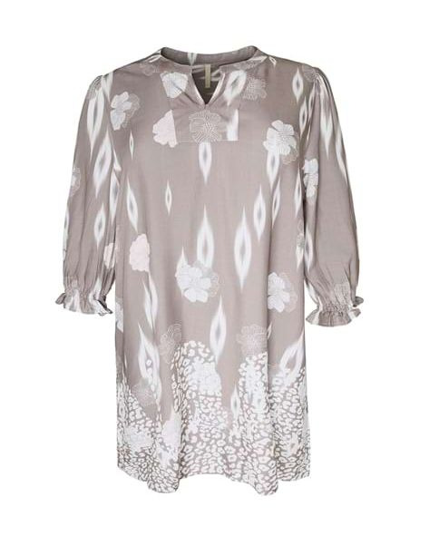 Forårsnyheder hos Klarissa & Nora: Opdater garderoben med nye tunikaer fra Cassiopeia