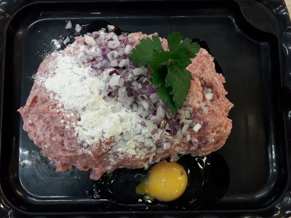 Meny Randers tilbyder slagterens hjemmelavede rørte fars til frikadeller til kun 50 kr. i dag