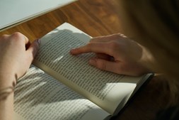 Tag del i bogklubben på Tørring Bibliotek