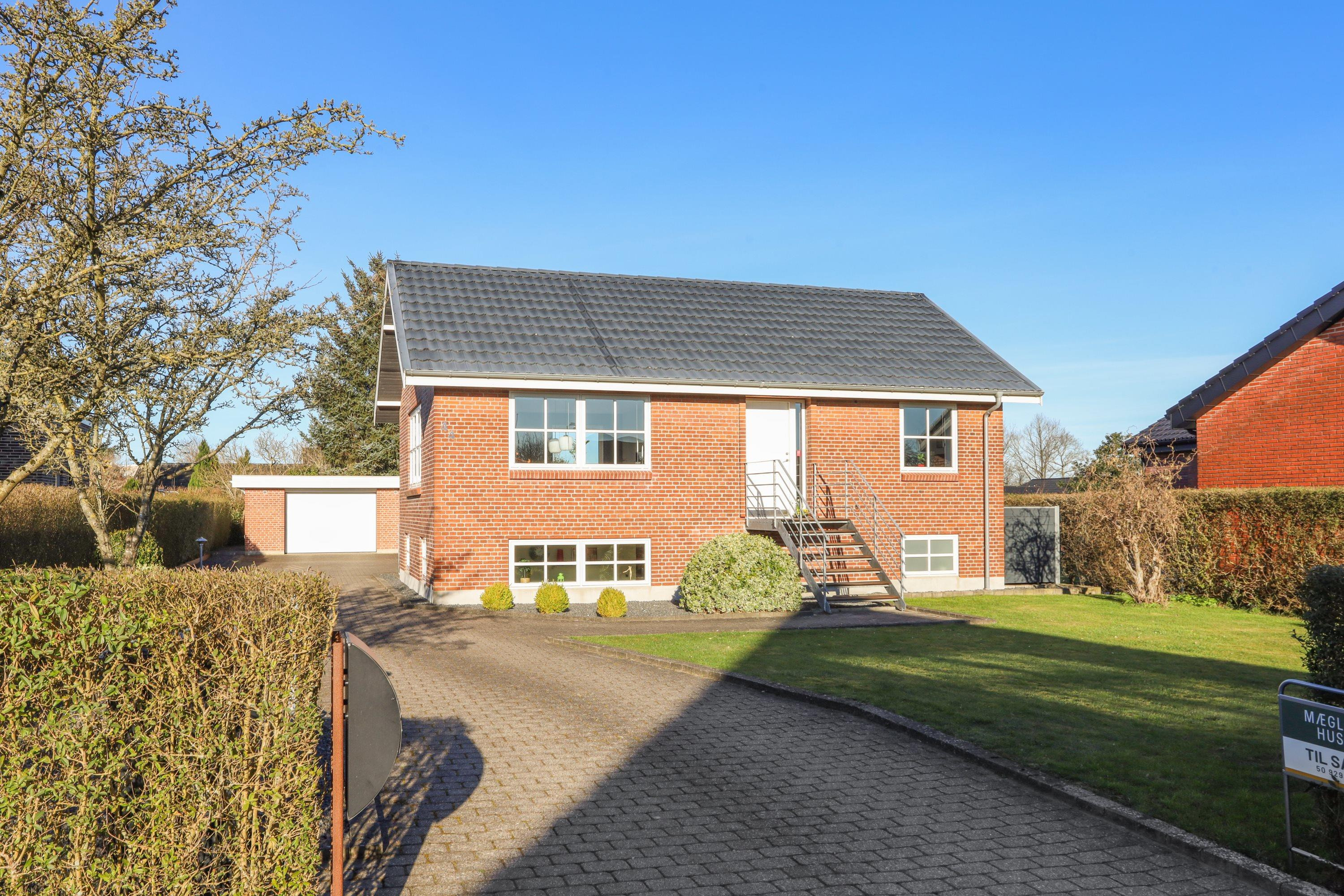 Indflytningsklar villa med moderne komfort og rolig beliggenhed